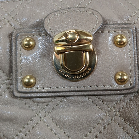 Marc Jacobs Bruna Tan Quilted Leather Handbag, Gold Hardware - Picture 3 of 17